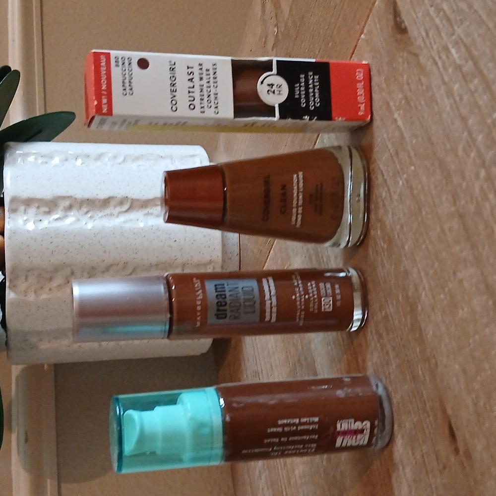 New Uoma, Covergirl, Maybelline Bundle Of 3 Foundation And Concealer Makeup - Picture 13 of 16